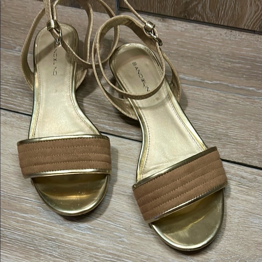 Bandolino Gold & Tan Ankle Strap Sandals | Size 7.5 | Elegant Summer Shoe